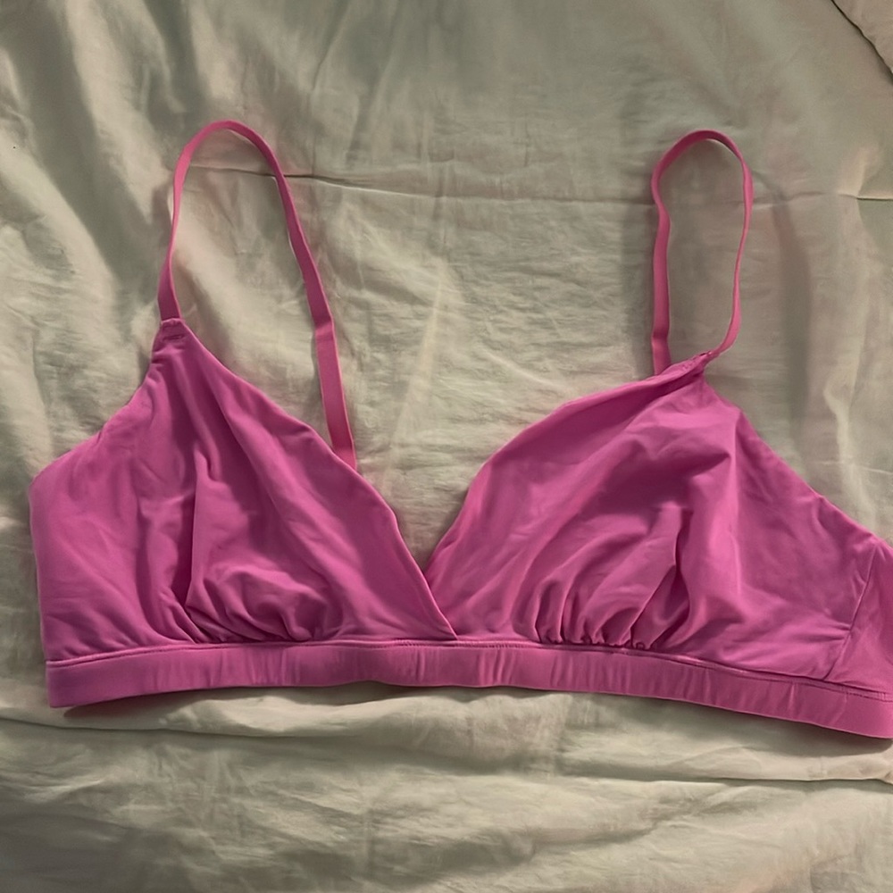 SKIMS triangle bralette, dark pink, Size XL.